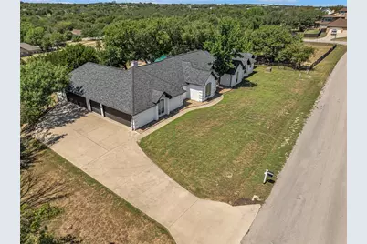 311 Diamond Oaks Drive, Hudson Oaks, TX 76087 - Photo 1