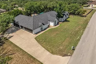 311 Diamond Oaks Dr, Hudson Oaks, TX 76087 - Photo 1
