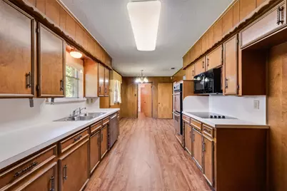 135 S Capri Drive, Duncanville, TX 75116 - Photo 8