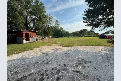 608 Cherokee Street, Bellmead, TX 76705 - Photo 2