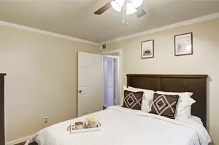 7931 Royal Ln, Dallas, TX 75230 - Photo 16