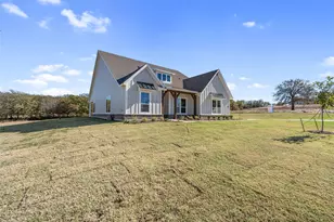 136 Oak Grv Wy, Springtown, TX 76082 - Photo 4