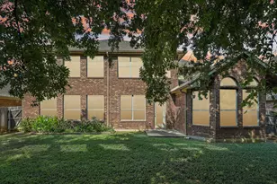 6207 Weaver Dr, Arlington, TX 76001 - Photo 2