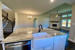 410 Aldred St, Greenville, TX 75401 - Photo 12