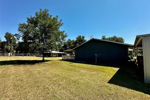 506 W Reiman St, Seymour, TX 76380 - Photo 18