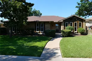 2109 Heather Hill Ln, Plano, TX 75075 - Photo 2