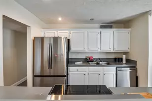 10222 Red Maple Dr, Dallas, TX 75249 - Photo 4