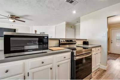 10222 Red Maple Drive, Dallas, TX 75249 - Photo 6