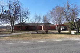 612 S Files St, Itasca, TX 76055 - Photo 2