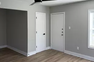 219 SE 13th, Grand Prairie, TX 75051 - Photo 2