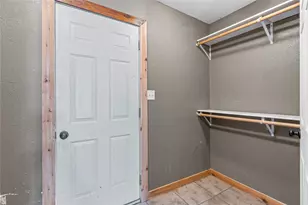 418 Marengo St, Cleburne, TX 76033 - Photo 10