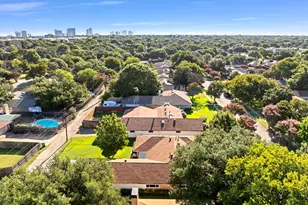 3927 High Summit Dr, Dallas, TX 75244 - Photo 36