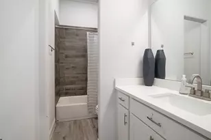 1824 Royal Lake Dr, Grand Prairie, TX 75052 - Photo 20