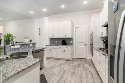 1824 Royal Lake Drive, Grand Prairie, TX 75052 - Photo 10