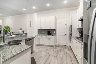 1824 Royal Lake Dr, Grand Prairie, TX 75052 - Photo 10