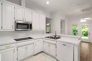 8911 Magnolia Vale Dr, Granbury, TX 76049 - Photo 18