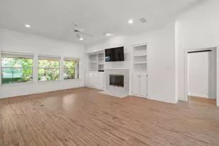 8911 Magnolia Vale Dr, Granbury, TX 76049 - Photo 8