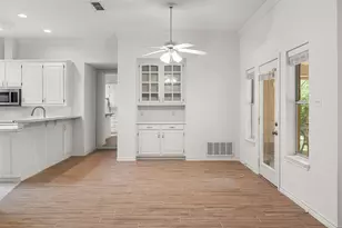 8911 Magnolia Vale Dr, Granbury, TX 76049 - Photo 14