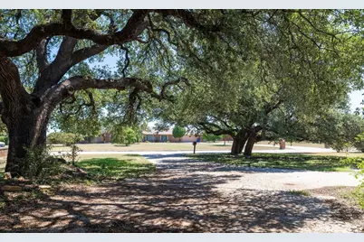 207 Lori Lane, Brownwood, TX 76801 - Photo 36