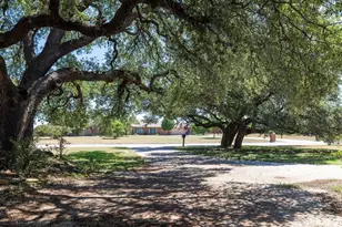 207 Lori Ln, Brownwood, TX 76801 - Photo 36