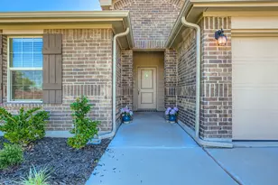 429 Valentine Ct, Burleson, TX 76028 - Photo 2