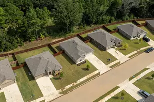 603 E River Oaks Ln, Chandler, TX 75758 - Photo 2