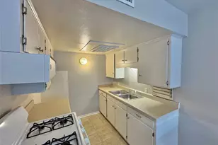 1005 W Hickory St, Denton, TX 76201 - Photo 2