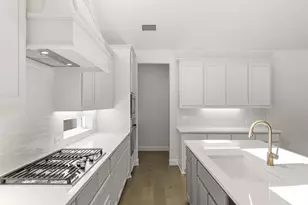 1007 Butterfly, Justin, TX 76247 - Photo 4