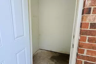 1431 E Robert St, Fort Worth, TX 76104 - Photo 22