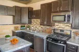 1001 E Lindsey St, Breckenridge, TX 76424 - Photo 4