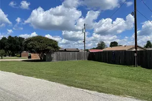 313 Jefferson St, Fairfield, TX 75840 - Photo 26