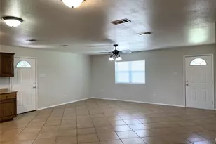 313 Jefferson St, Fairfield, TX 75840 - Photo 4