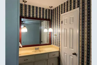 2230 Meadow Glen Drive, Garland, TX 75044 - Photo 14