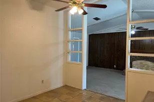 2230 Meadowglen Dr, Garland, TX 75044 - Photo 10