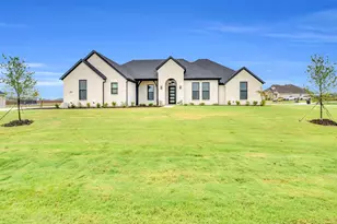 1610 Blackfoot Pkwy, Waxahachie, TX 75165 - Photo 1