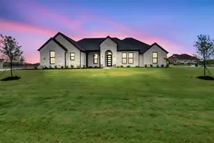 1610 Blackfoot Pkwy, Waxahachie, TX 75165 - Photo 2