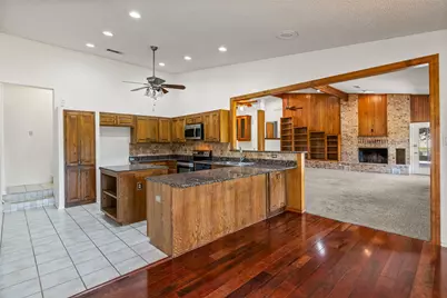 7508 Ravenswood Road, Granbury, TX 76049 - Photo 16