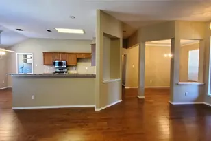 10901 Camelot Dr, Frisco, TX 75035 - Photo 2