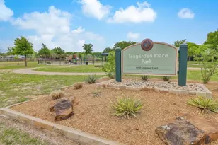 9403 Crimnson Ct, Dallas, TX 75217 - Photo 16