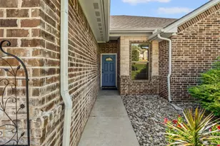 2711 San Gabriel Dr, Granbury, TX 76048 - Photo 6