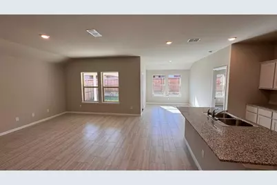 549 Marsh Street, Cleburne, TX 76033 - Photo 6