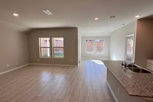 549 Marsh St, Cleburne, TX 76033 - Photo 6