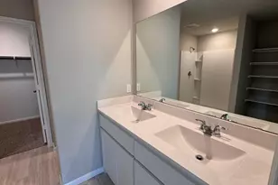 549 Marsh St, Cleburne, TX 76033 - Photo 10