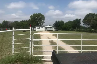 150 Oak Valley Lane, Springtown, TX 76082 - Photo 2