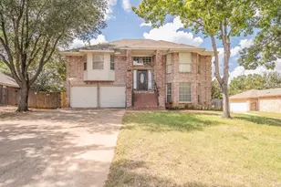 607 Reeves Ln, Kennedale, TX 76060 - Photo 2