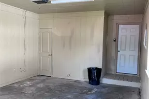 1408 Nugent St, Bowie, TX 76230 - Photo 36