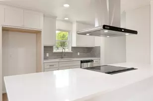 2010 Valley View Dr, Burleson, TX 76028 - Photo 10