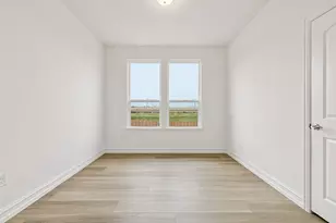 221 Cloverdale Ln, McKinney, TX 75071 - Photo 4