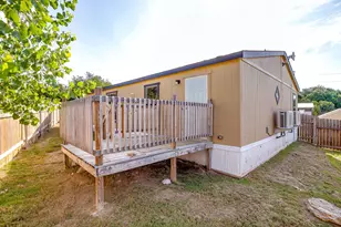900 Tree Dr, Granbury, TX 76048 - Photo 36
