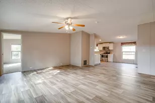 900 Tree Dr, Granbury, TX 76048 - Photo 6